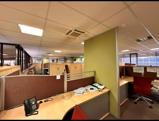 9,657M² OFFICE TO LET IN PARKTOWN